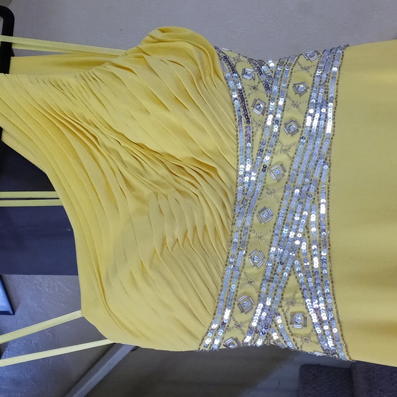 Vibrant Yellow Caché Beaded One-Shoulder Gown Full-Length Dress Women's 10 NWT - Picture 4 of 11